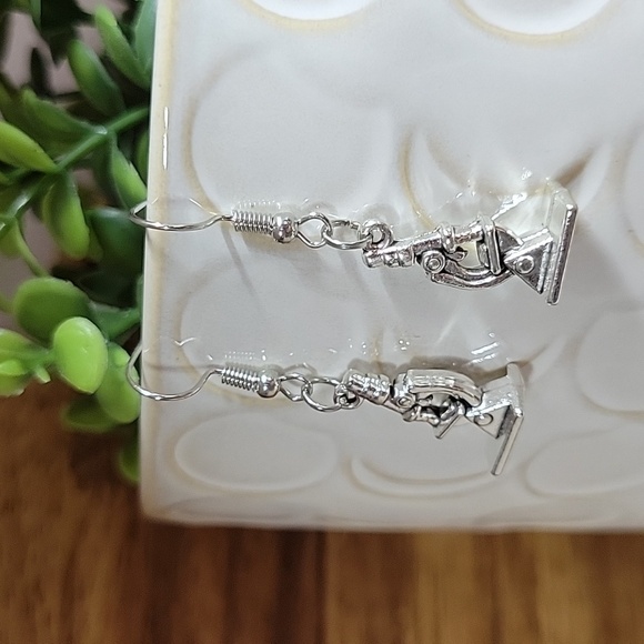 🔥LAST PAIR🔥 Microscope Drop Earrings - Picture 4 of 6